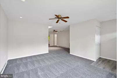 314 E Staunton Avenue E, Sterling, VA 20164 - Photo 7