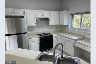 660 Gateway Drive SE #103, Leesburg, VA 20175 - Photo 3