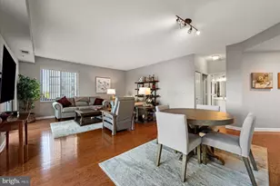 19375 Cypress Ridge Terrace, Leesburg, VA 20176 - Photo 9