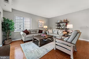 19375 Cypress Ridge Terrace, Leesburg, VA 20176 - Photo 5