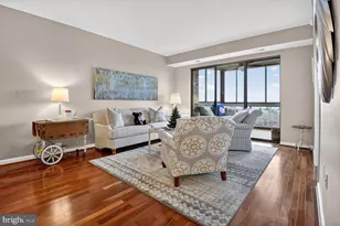 19365 Cypress Ridge Terrace, Leesburg, VA 20176 - Photo 5