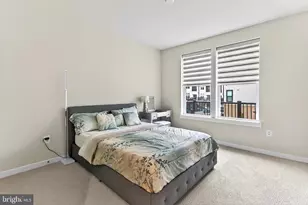 20328 Newfoundland Sq, Ashburn, VA 20147 - Photo 37