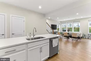 20328 Newfoundland Sq, Ashburn, VA 20147 - Photo 21