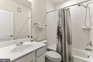 20328 Newfoundland Sq, Ashburn, VA 20147 - Photo 39