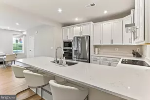 20328 Newfoundland Sq, Ashburn, VA 20147 - Photo 17