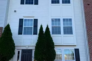 42999 Edgewater St, Chantilly, VA 20152 - Photo 1