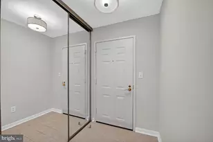 19385 Cypress Ridge Terrace, Leesburg, VA 20176 - Photo 7