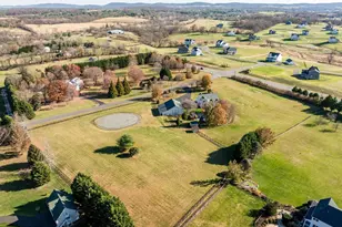 38607 Millstone Dr, Hillsboro, VA 20132 - Photo 95