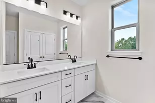 19716 Mystic Maroon Terrace, Ashburn, VA 20147 - Photo 13