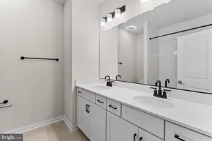 19716 Mystic Maroon Terrace, Ashburn, VA 20147 - Photo 21