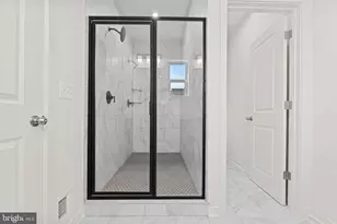 19750 Misty Moss Sq, Ashburn, VA 20147 - Photo 21