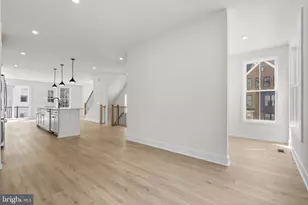 42119 Picasso Sq, Ashburn, VA 20148 - Photo 15