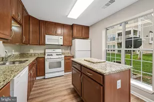 21845 Baldwin Square, Sterling, VA 20164 - Photo 7