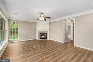 21845 Baldwin Square, Sterling, VA 20164 - Photo 3