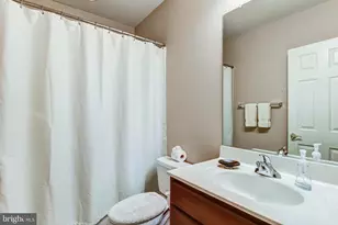 24958 Brookbark Terrace, Chantilly, VA 20152 - Photo 17