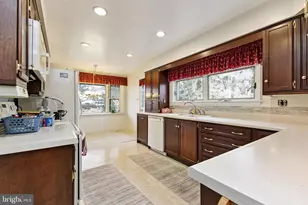 17167 Simpson Cir, Paeonian Springs, VA 20129 - Photo 13