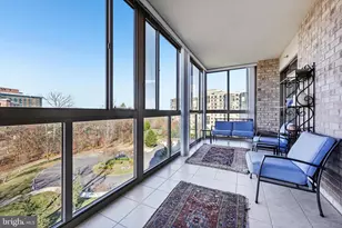 19365 Cypress Ridge Terrace, Leesburg, VA 20176 - Photo 7