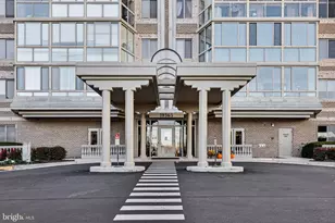 19365 Cypress Ridge Terrace, Leesburg, VA 20176 - Photo 3