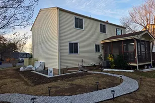 901 Redbud Ln NE, Leesburg, VA 20176 - Photo 3