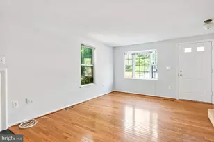 31 Palmer Ct, Sterling, VA 20165 - Photo 5