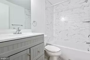 31 Palmer Ct, Sterling, VA 20165 - Photo 9