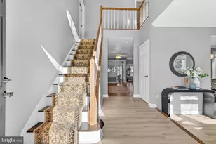 46526 Cedarhurst Dr, Sterling, VA 20165 - Photo 3