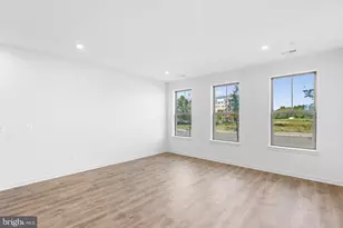 19719 Misty Moss Sq, Ashburn, VA 20147 - Photo 11