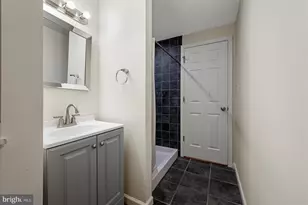 43619 Preddy Ct, Ashburn, VA 20147 - Photo 19