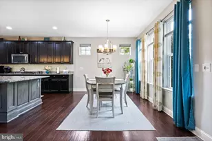 24469 Island Pool Ct, Aldie, VA 20105 - Photo 9