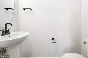 19705 Misty Moss Sq, Ashburn, VA 20147 - Photo 9