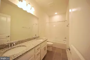 43229 Clarendon Sq, Ashburn, VA 20148 - Photo 9