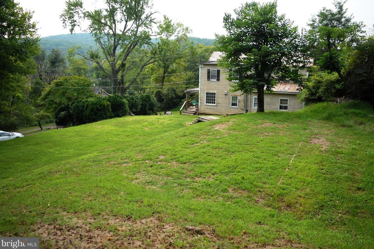 39250 John Mosby Hwy, Stone Ridge VA  exterior