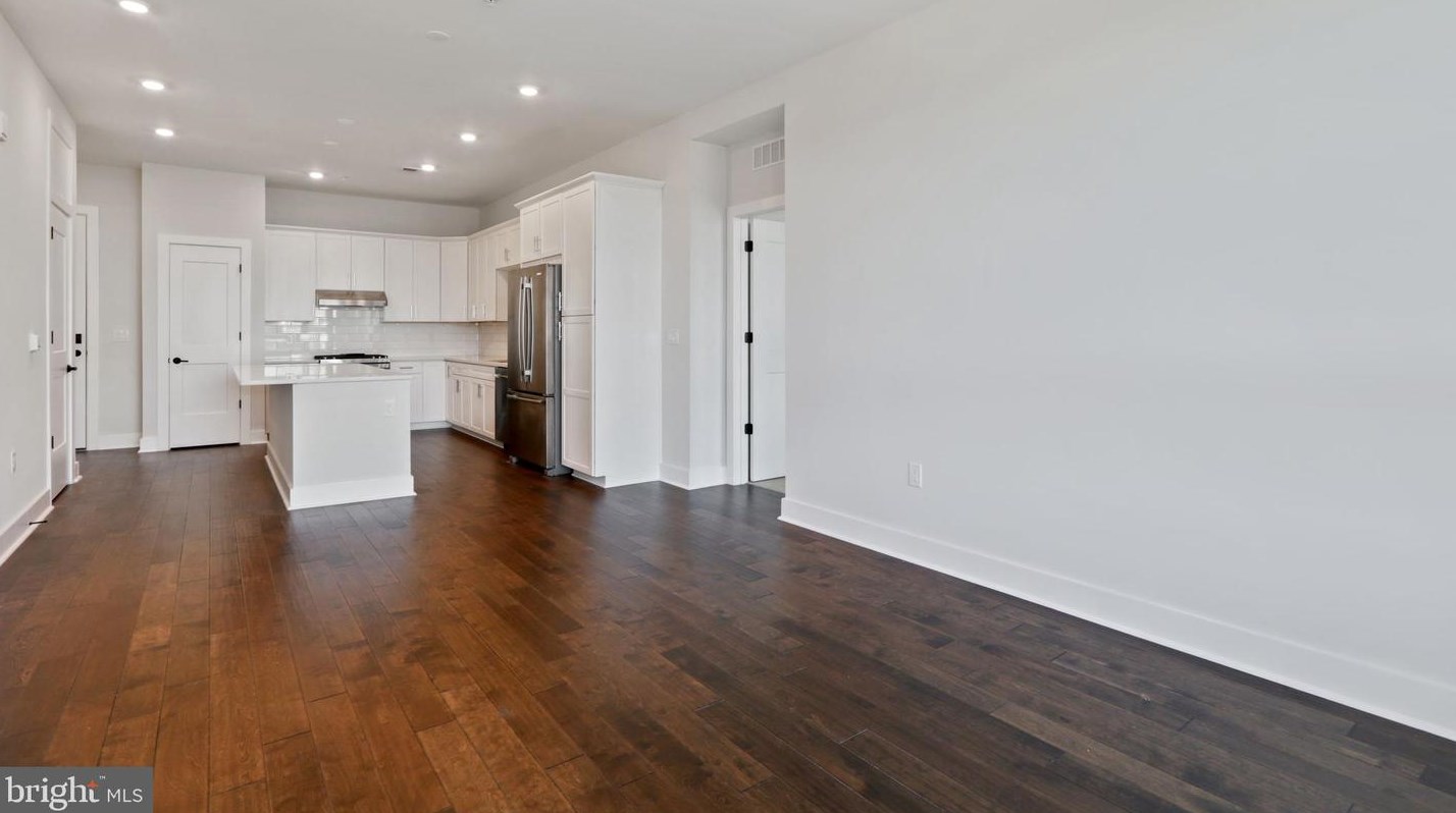 44691 Wellfleet Dr, Ashburn VA  20147 exterior