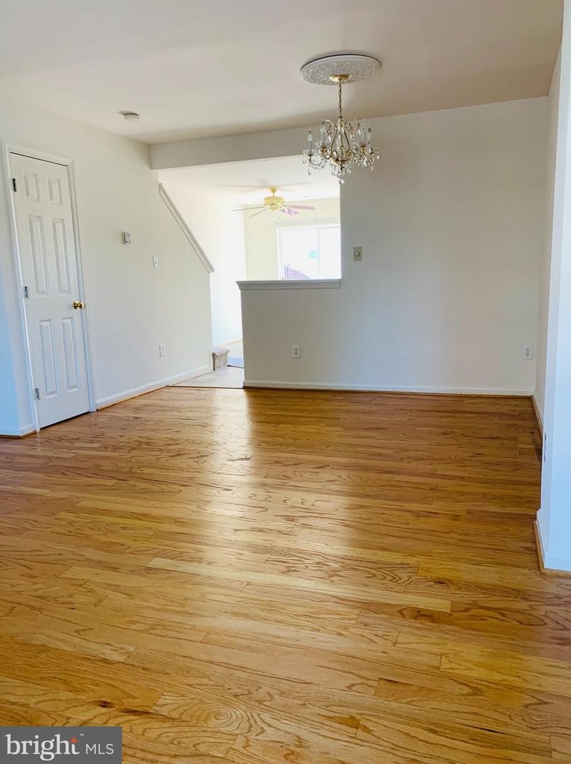 45425 Clarkes Crossing Sq, Dulles VA  20164-5335 exterior