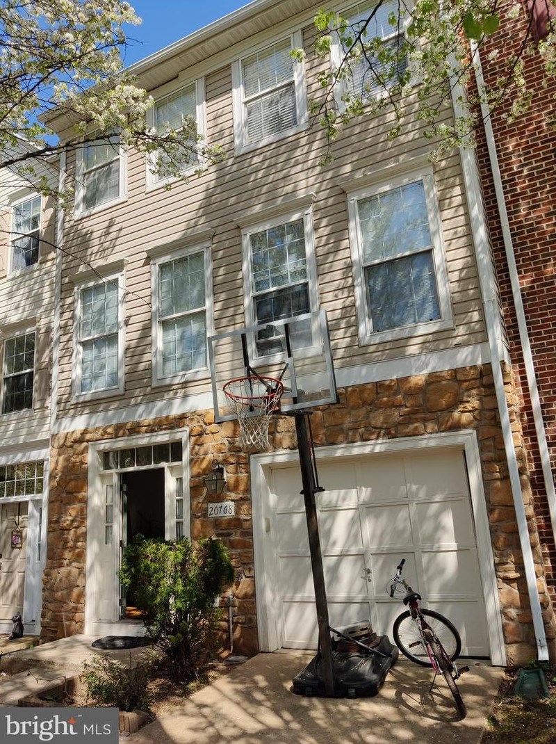 20768 Bridalveil Falls Ter, Dulles VA  20165-7482 exterior