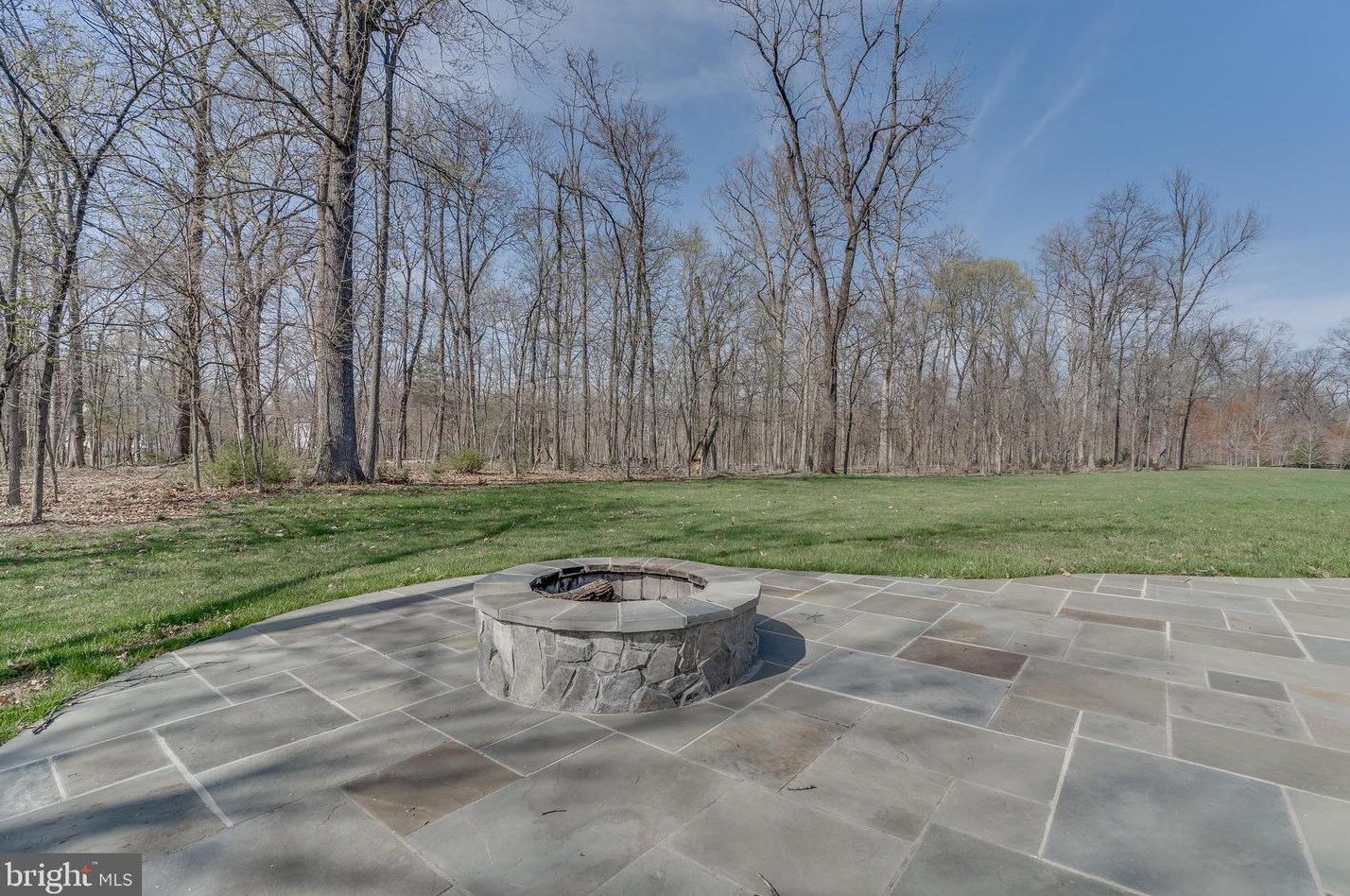 22441 Beaverdam Dr, Ashburn VA  20148-7333 exterior