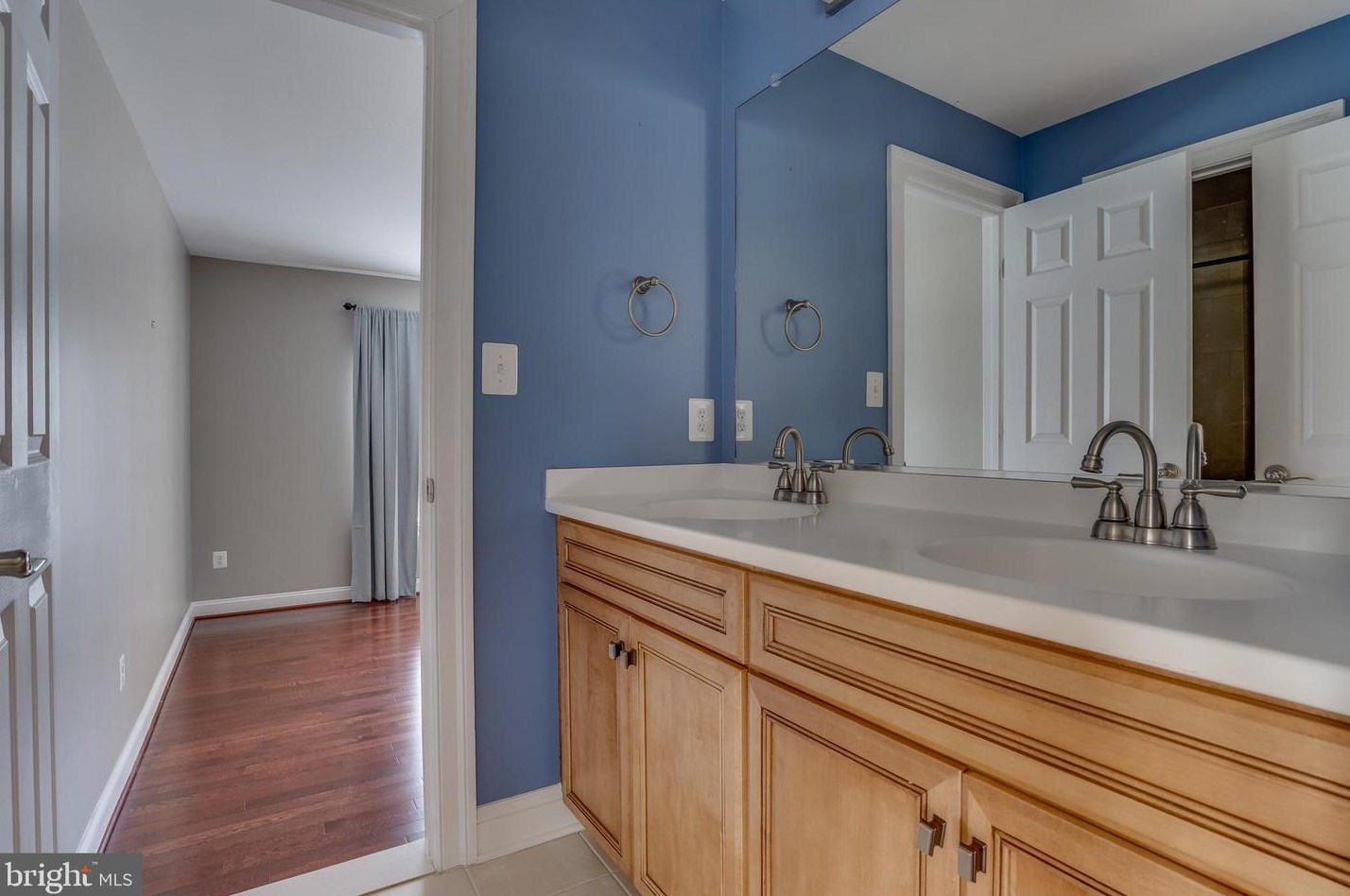 22441 Beaverdam Dr, Ashburn VA  20148-7333 exterior