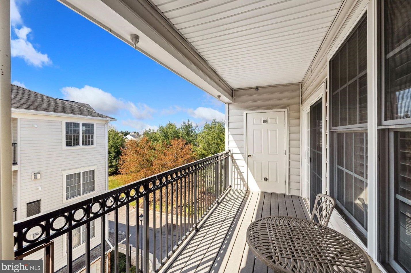 20751 Royal Palace Sq, Dulles VA  20165-8407 exterior