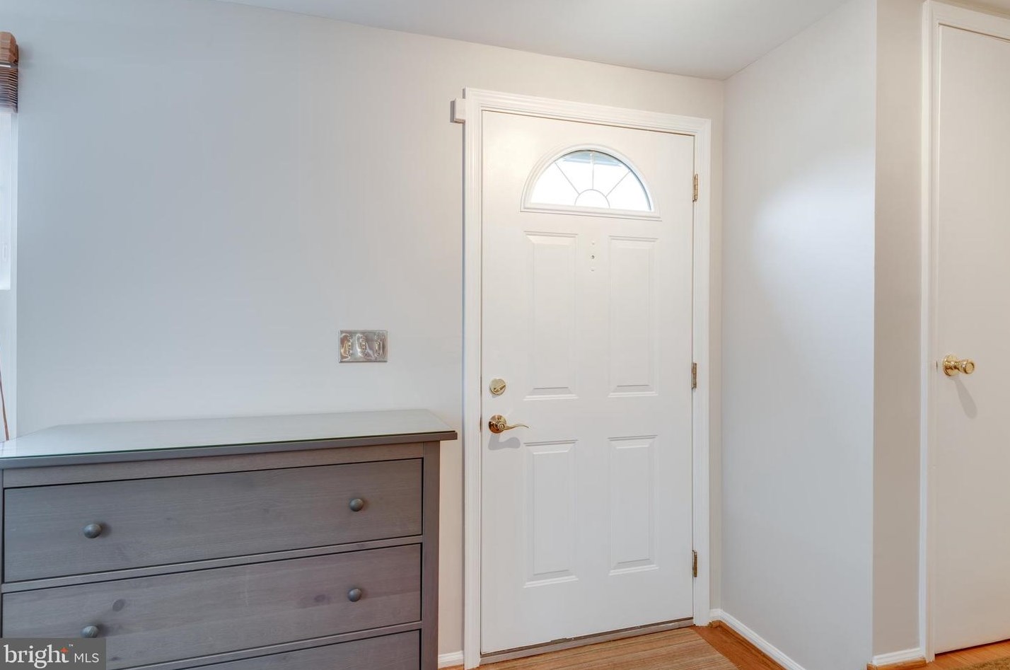17 Devon Ct, Dulles VA  20165-5764 exterior