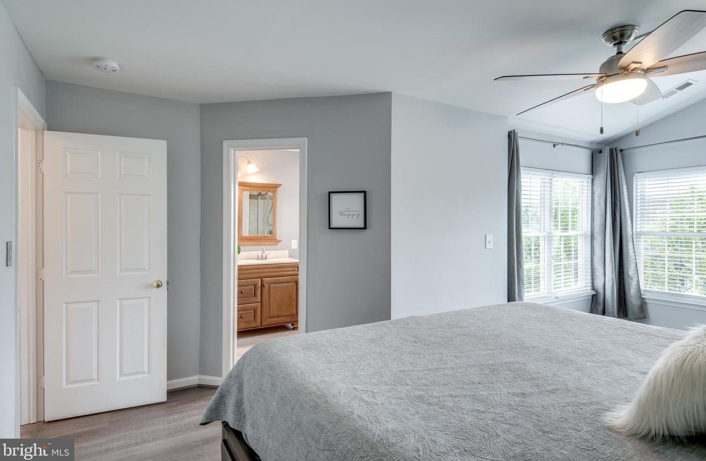 43476 Greenwich Sq, Ashburn VA  20147-4552 exterior
