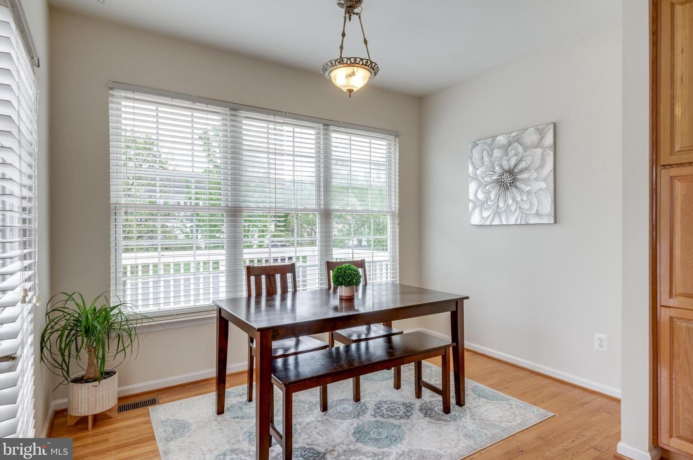 43476 Greenwich Sq, Ashburn VA  20147-4552 exterior