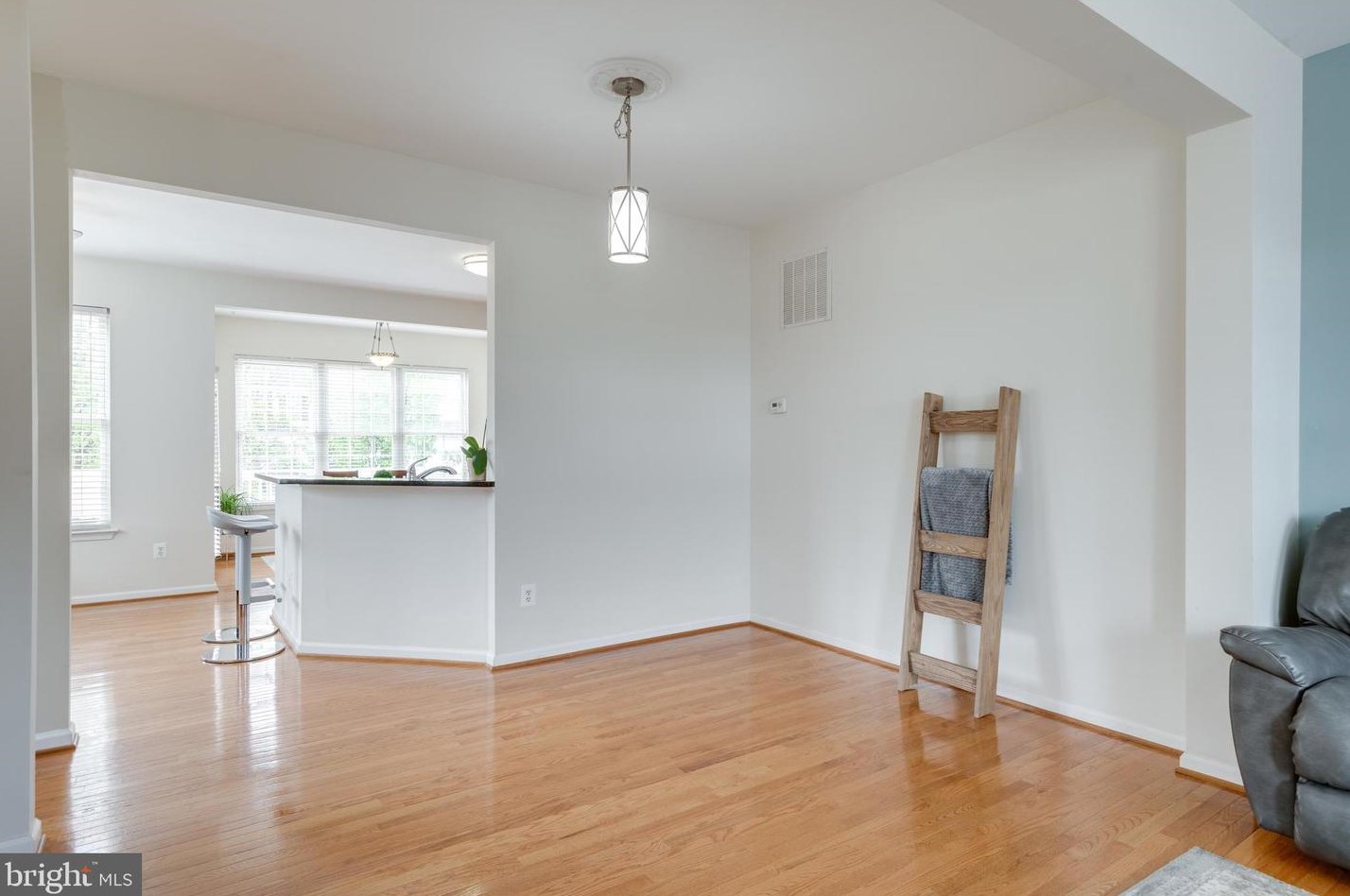 43476 Greenwich Sq, Ashburn VA  20147-4552 exterior