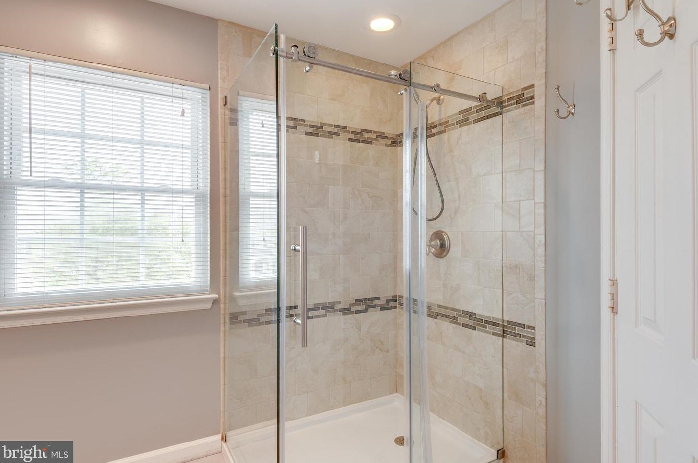 43476 Greenwich Sq, Ashburn VA  20147-4552 exterior