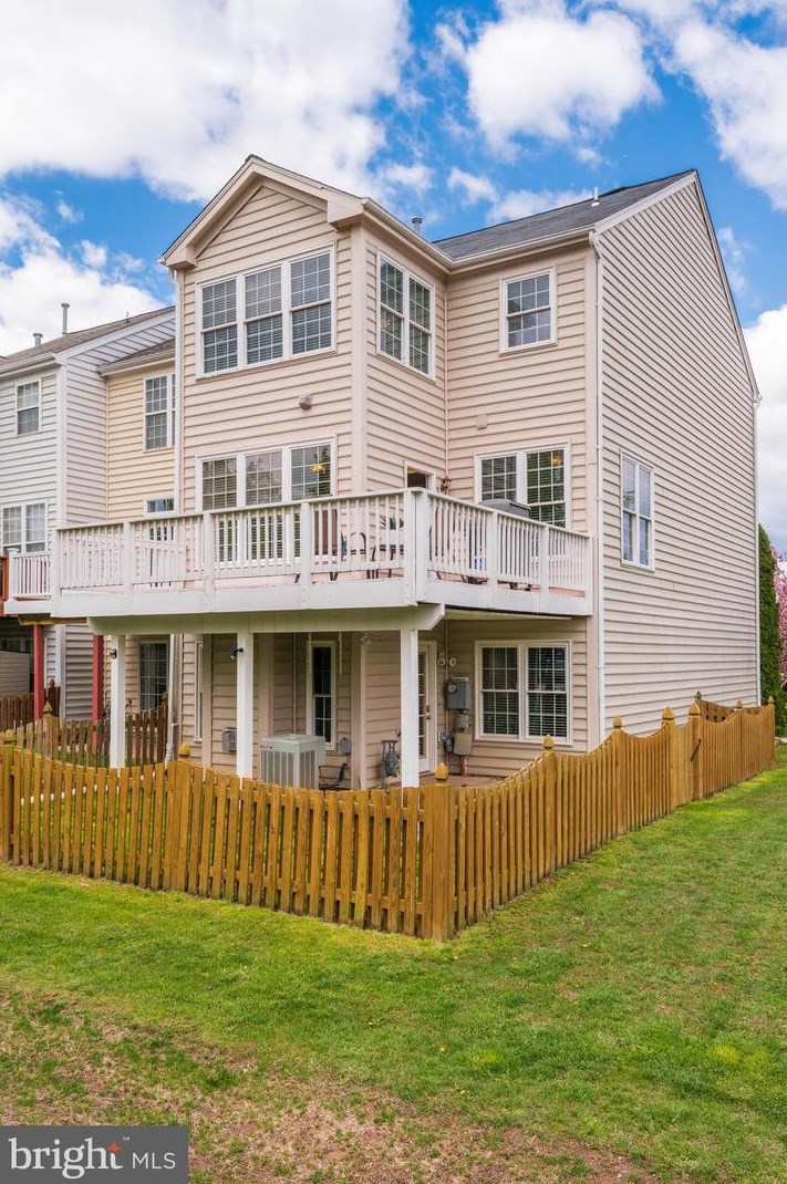 43476 Greenwich Sq, Ashburn VA  20147-4552 exterior