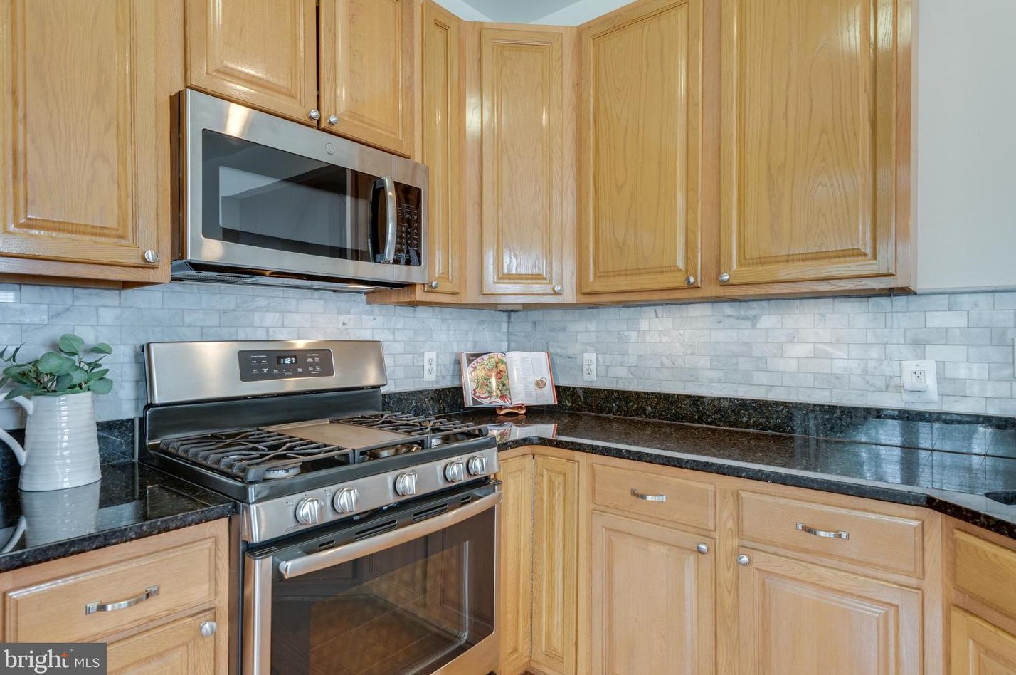 43476 Greenwich Sq, Ashburn VA  20147-4552 exterior