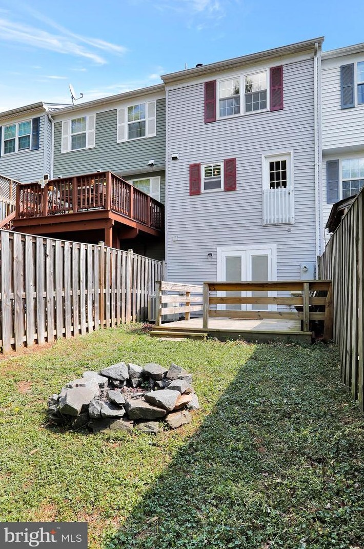 30 Bickel Ct, Dulles VA  20165-5721 exterior