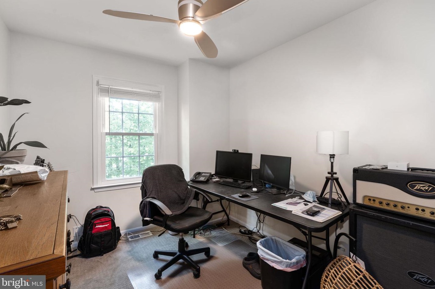 22303 Mayfield Sq, Dulles VA  20164-4972 exterior