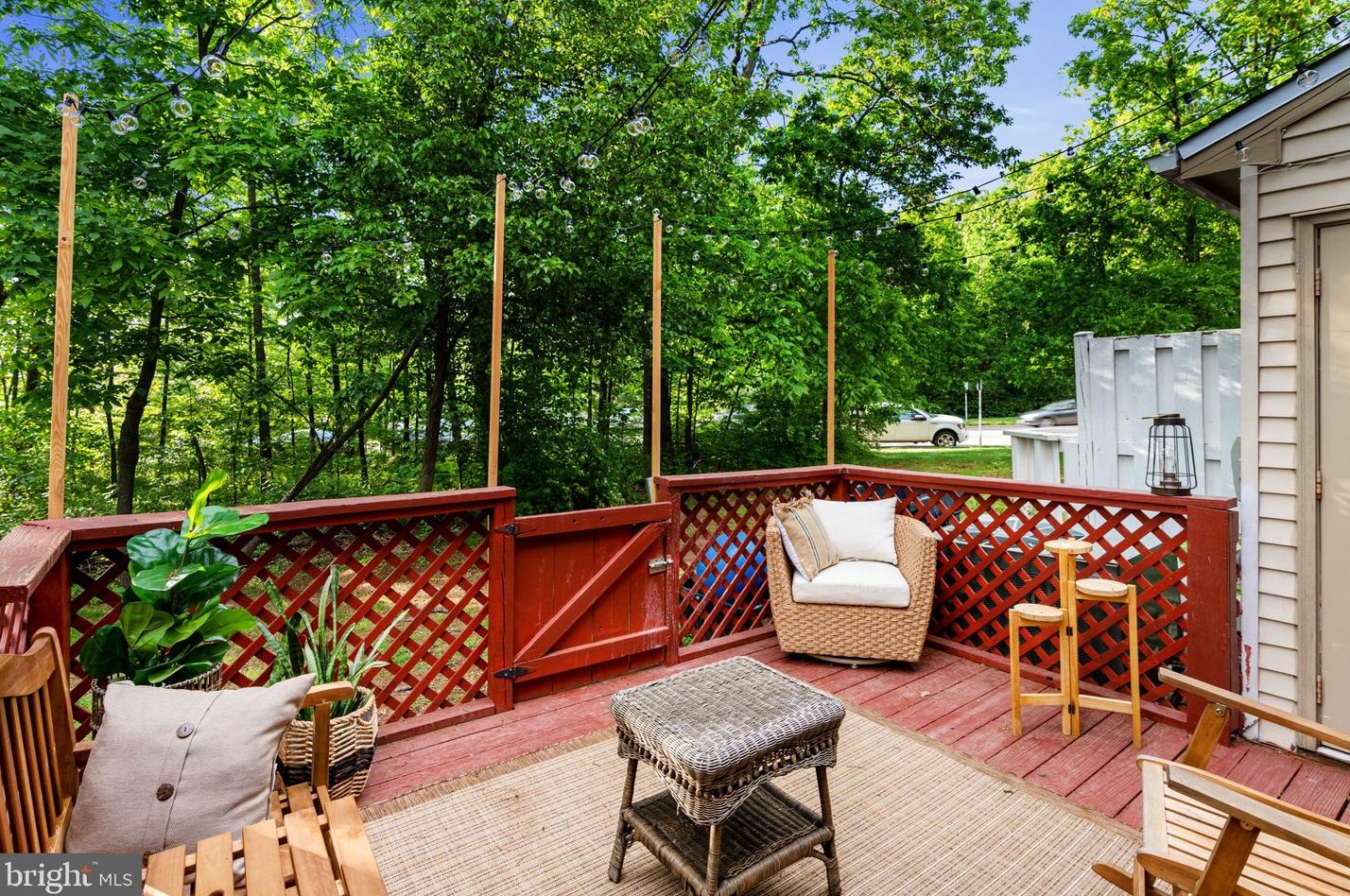 22303 Mayfield Sq, Dulles VA  20164-4972 exterior