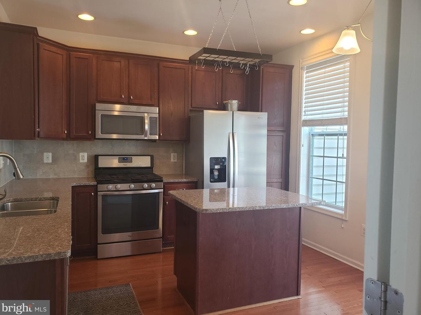 43158 Whelplehill Ter, Ashburn VA  20148-7067 exterior