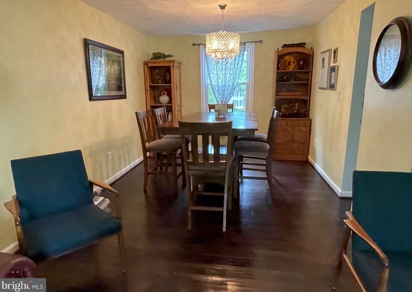 202 Trail Ct, Dulles VA  20164-5520 exterior